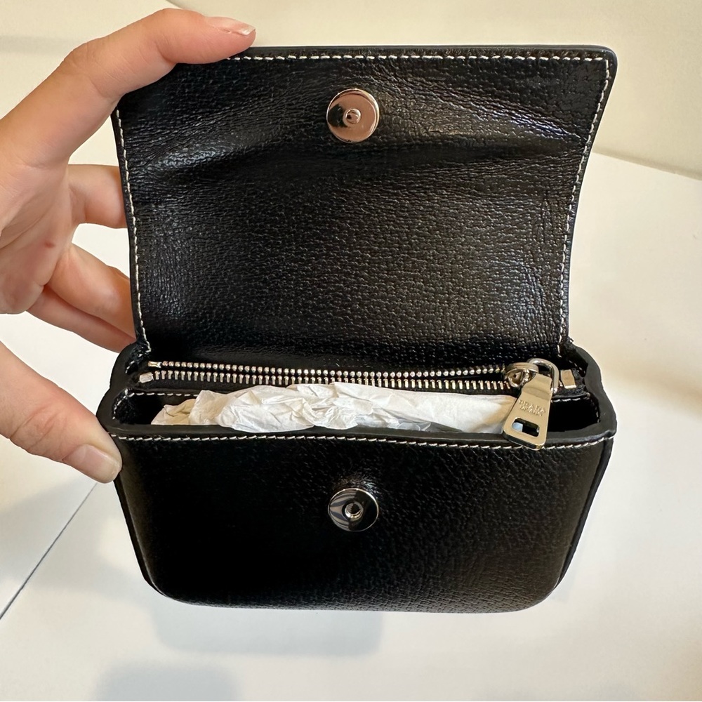 Prada Wallet Perfect Condition - image 6